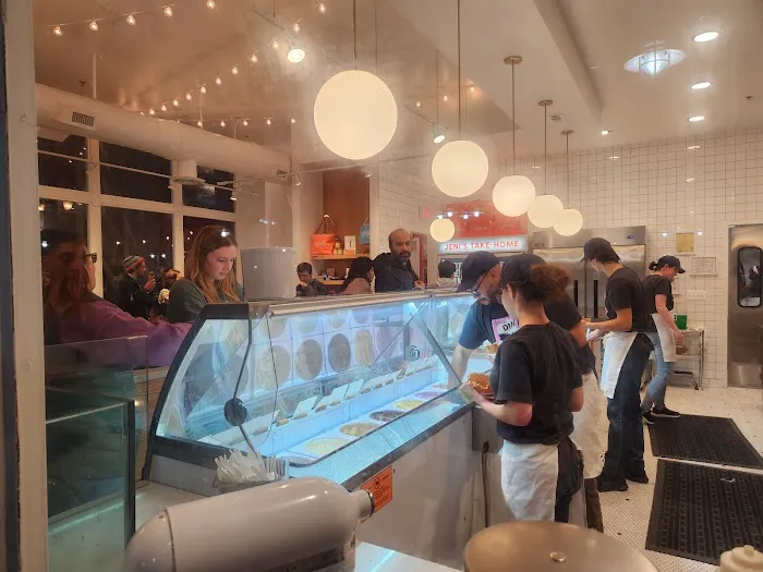 Jeni's Splendid Ice Creams Picture 10