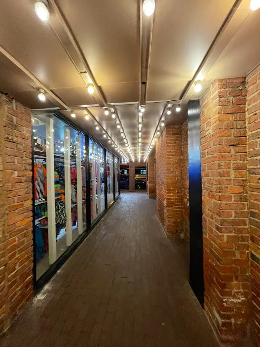 Häagen-Dazs Ice Cream Shop Picture 1