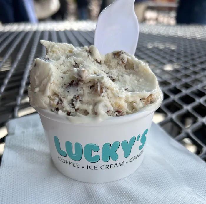 Luckys Coffee, Ice Cream & Candy Picture 3
