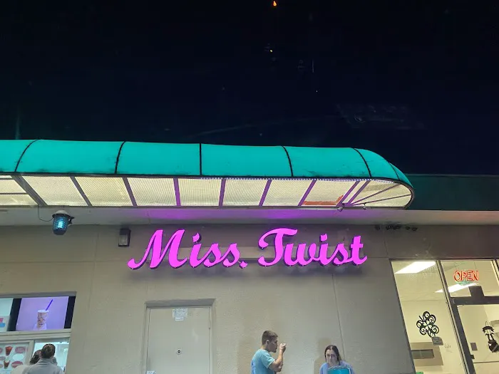Miss Twist Picture 2