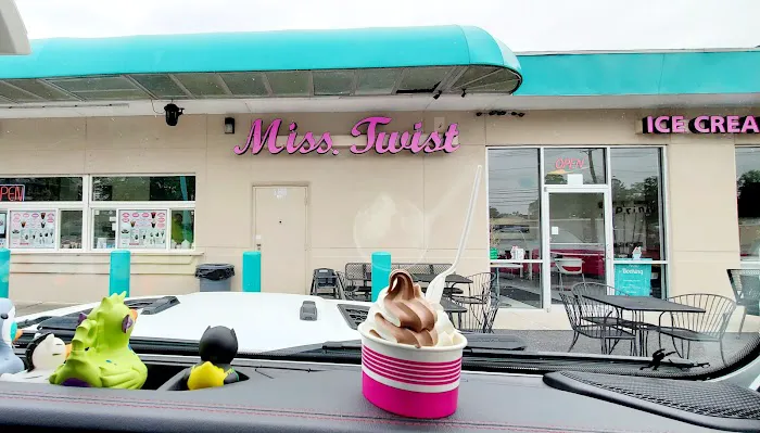 Miss Twist Picture 6