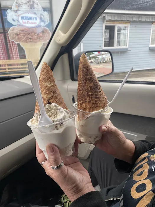 Beanie's Ice Cream-Candy Parlor Picture 5