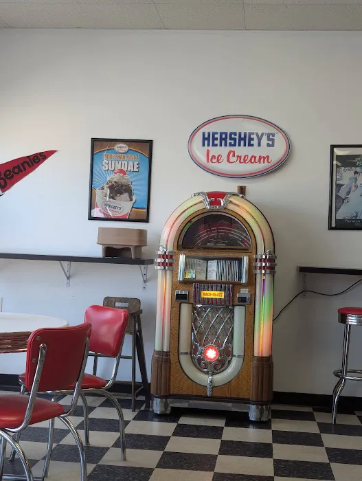 Beanie's Ice Cream-Candy Parlor Picture 7