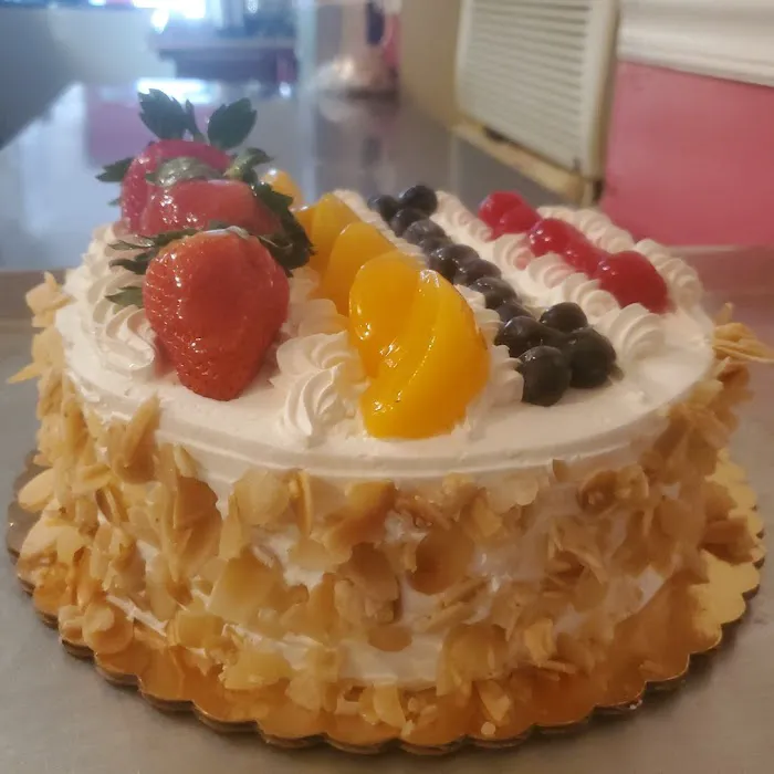 Tutti Frutas Ice Cream And Bakery Picture 4