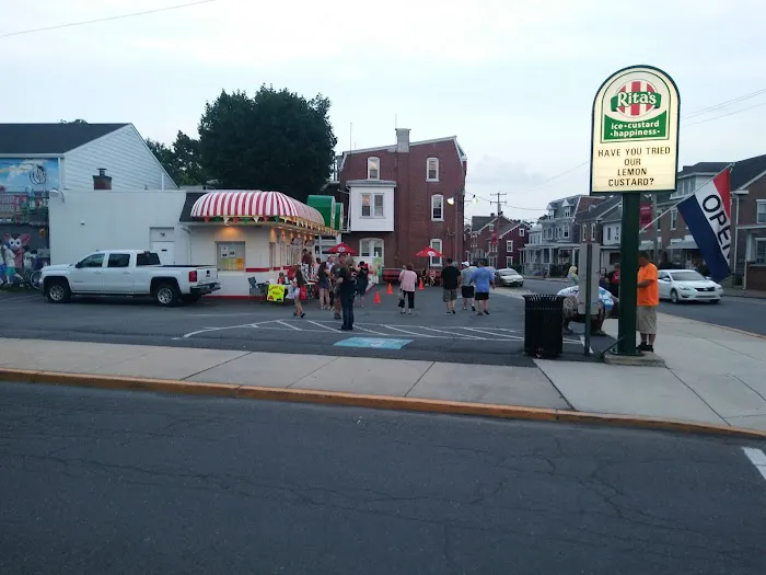 Rita's Italian Ice & Frozen Custard Picture 1