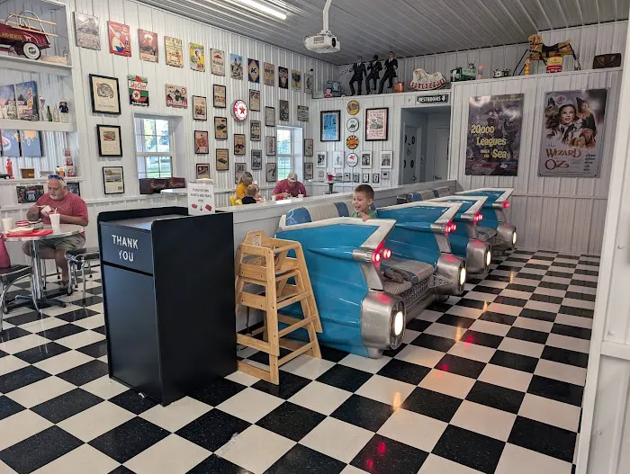 Scoupe Deville Ice Cream Parlor Picture 6