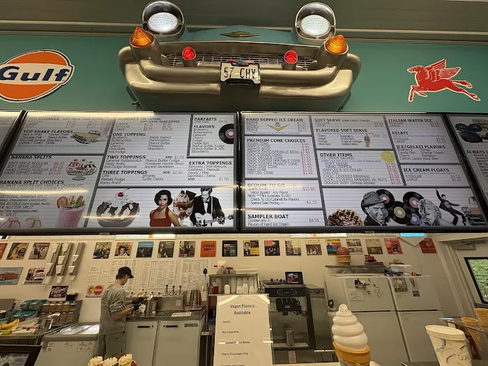 Scoupe Deville Ice Cream Parlor Picture 2