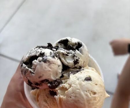 Scoupe Deville Ice Cream Parlor