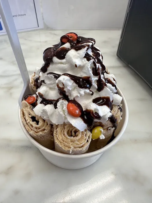 Ice Cream Lounge Picture 3