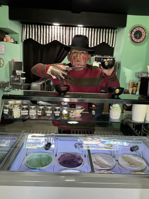 Village Sundaes Picture 3