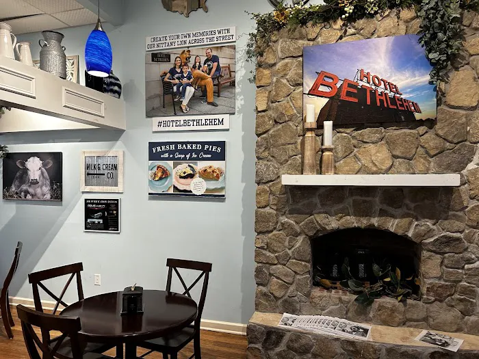Hotel B Ice Cream Parlor Picture 5