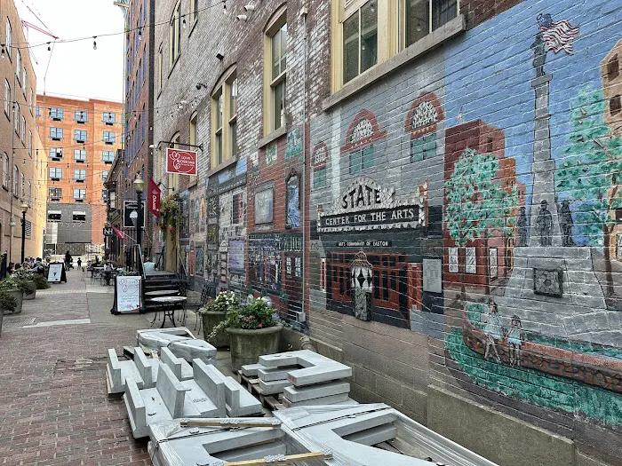 Bank Street Creamery Picture 4