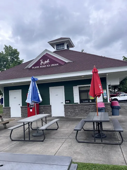 Plank Road Ice Cream Picture 2