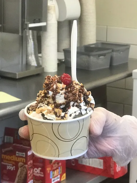 Cobblestone Ice Cream Parlor Picture 4