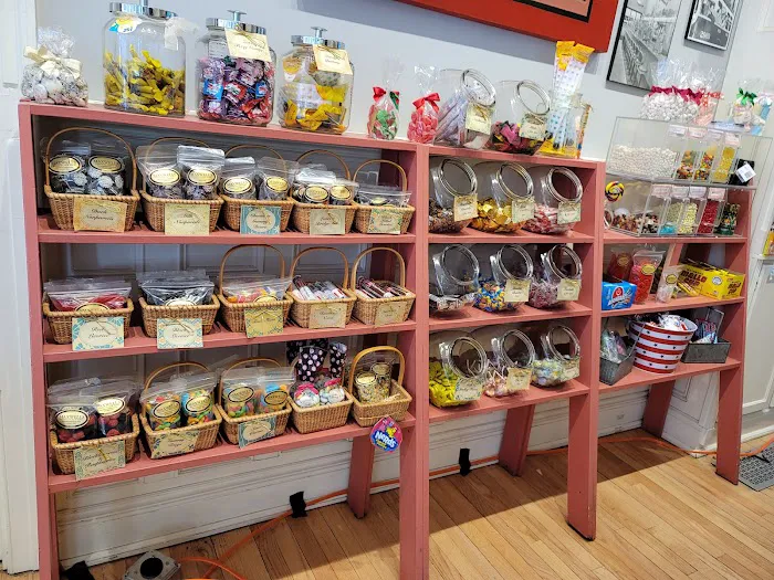 Maxwells Chocolates & Ice Cream Picture 5