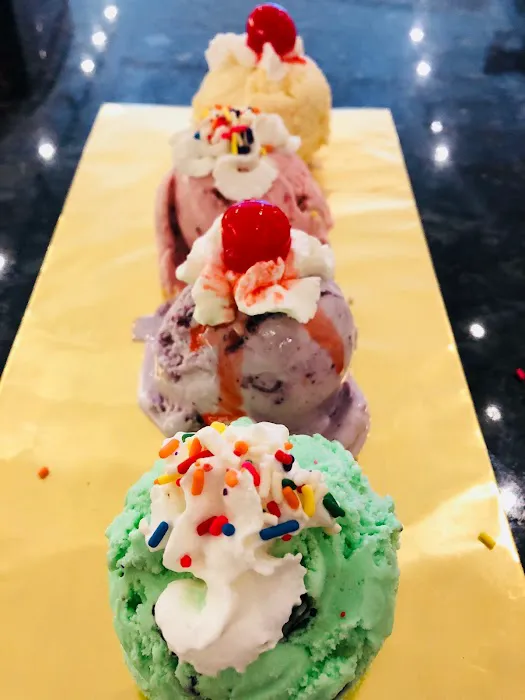 Maxwells Chocolates & Ice Cream Picture 3