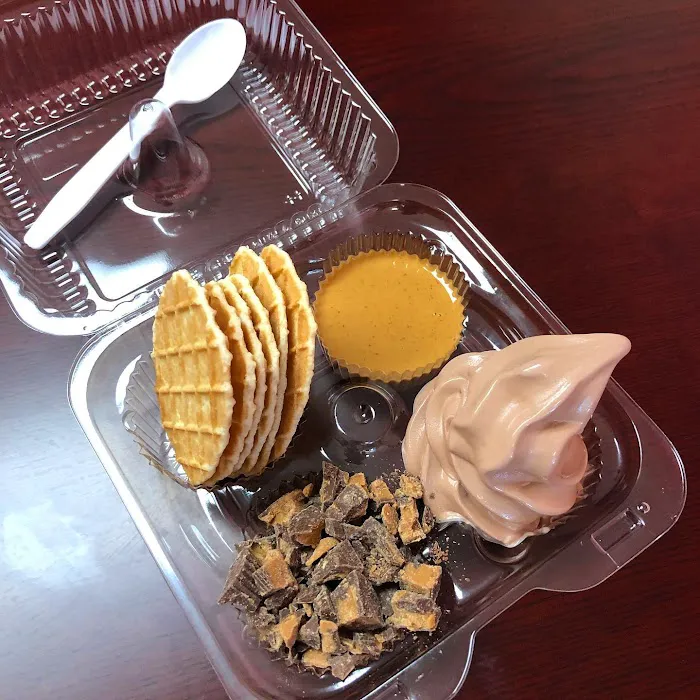 Jen & Kerri's Ice Cream Station Picture 10