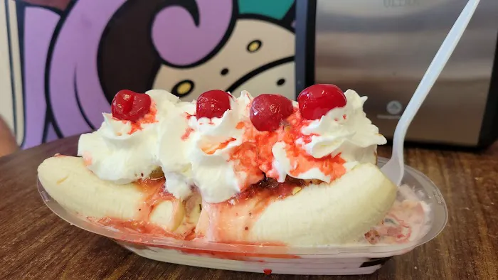 Fifi's Ice Cream & Sweets Picture 10