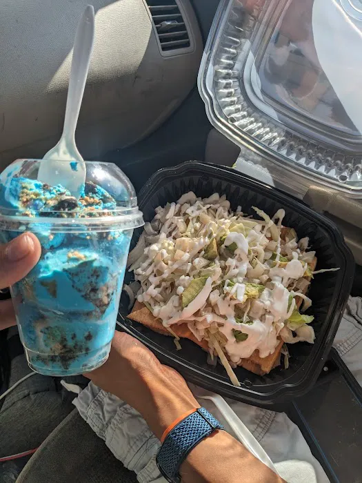 La Favorita Ice Cream and Snacks Picture 10