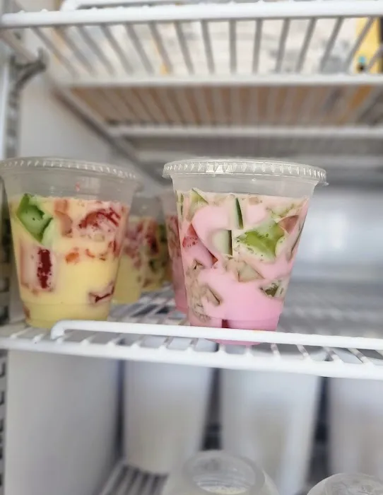 La Favorita Ice Cream and Snacks Picture 4