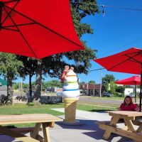 C-Town Twist Ice Cream Stand and Mini Golf ico