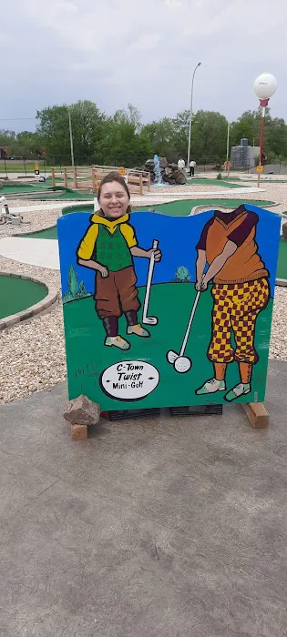 C-Town Twist Ice Cream Stand and Mini Golf Picture 7