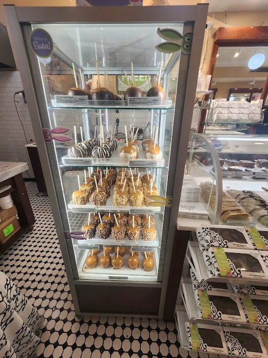 Kilwins Ice Cream - Chocolate - Fudge Picture 6