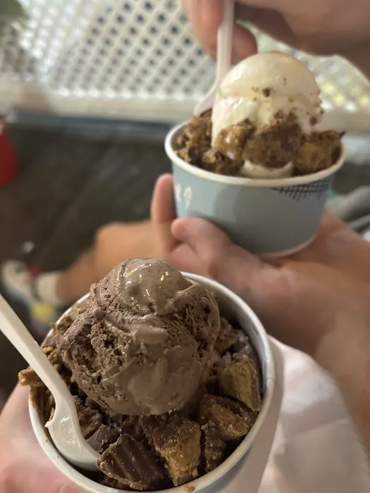 Carvel Ice Cream & Bakery Picture 2