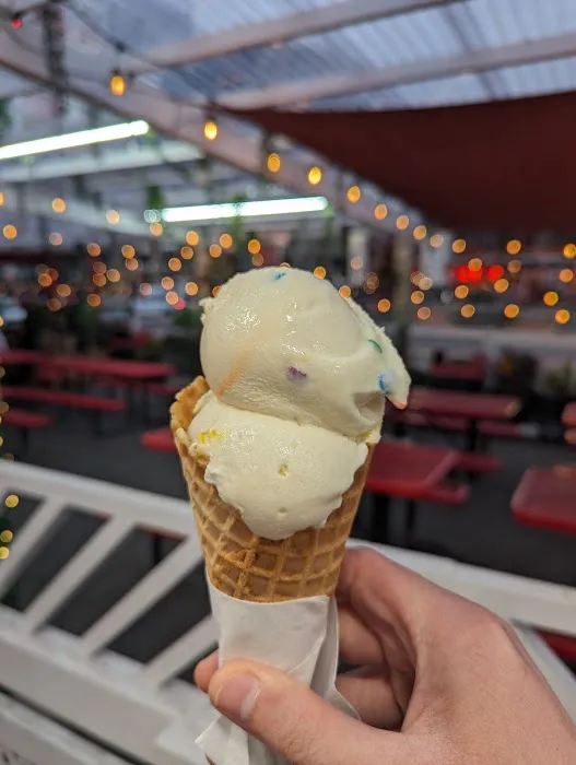 Carvel Ice Cream & Bakery Picture 3
