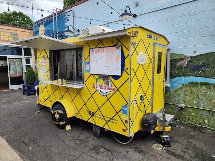 Le Petit Ananas Shaved Ice Picture 2