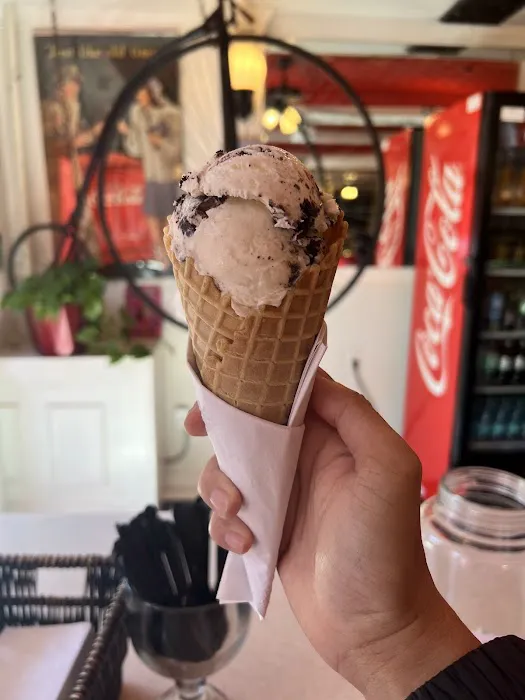 Pop's Old Fashion Ice Cream Co Picture 4