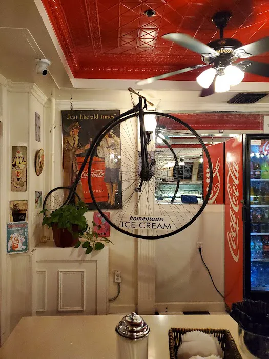 Pop's Old Fashion Ice Cream Co Picture 3