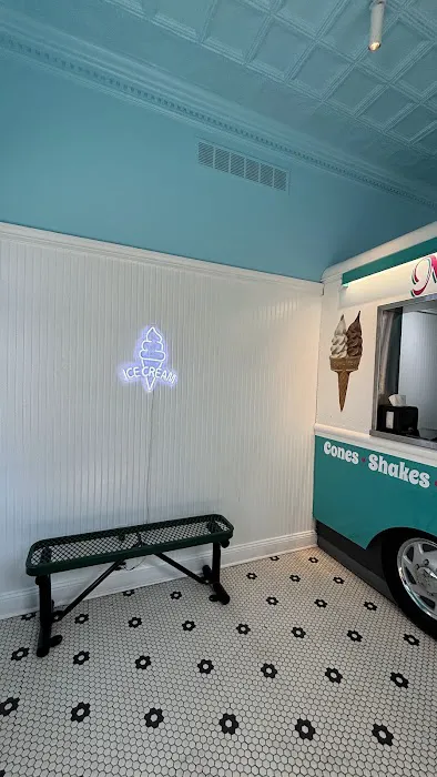 Miss Twist Ice Cream Picture 5