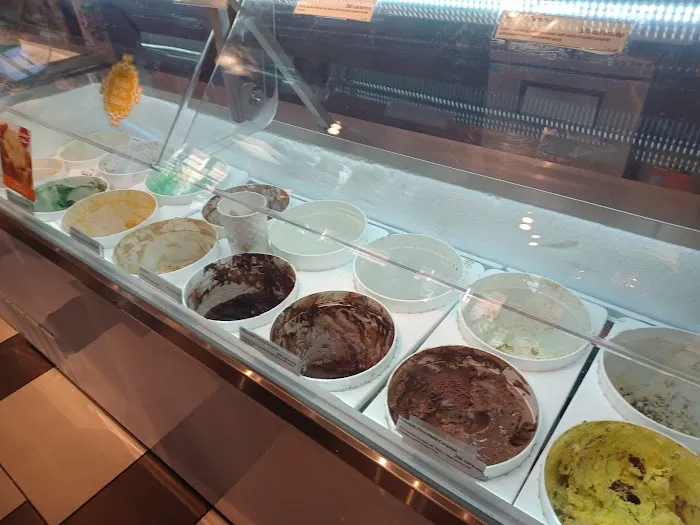 Kilwins Ice Cream - Chocolate - Fudge Picture 9