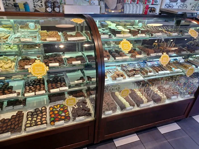 Kilwins Ice Cream - Chocolate - Fudge Picture 7