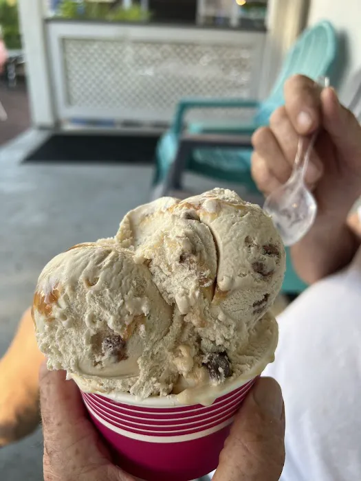 Woody's Ice Cream Alley Picture 7