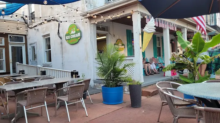Woody's Ice Cream Alley Picture 9