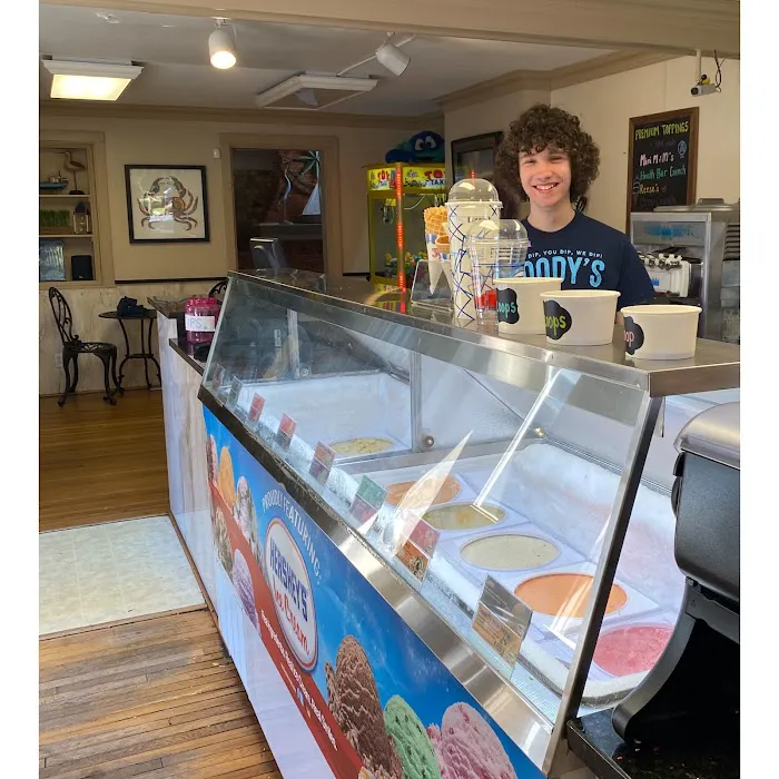Woody's Ice Cream Alley Picture 10