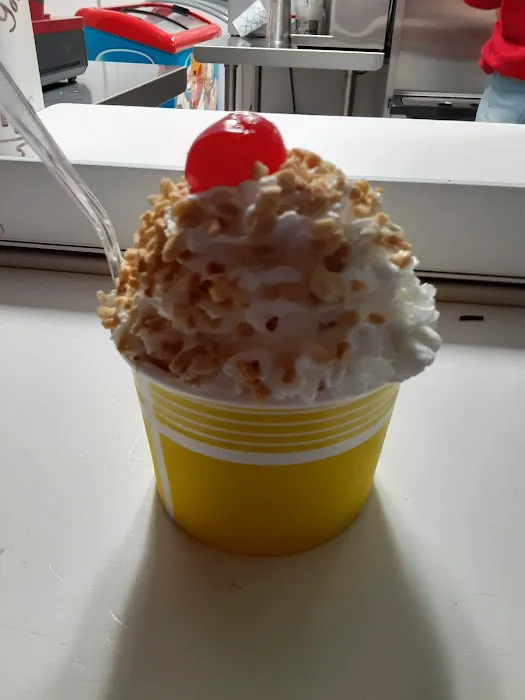 Daisy Queens Ice Cream Picture 3