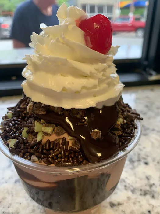 Evelyn's Ice Cream Bar Picture 2