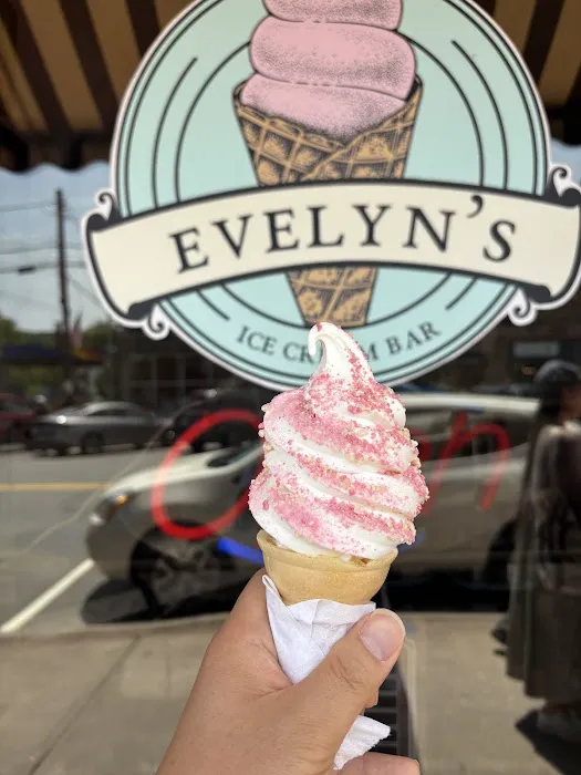 Evelyn's Ice Cream Bar Picture 1