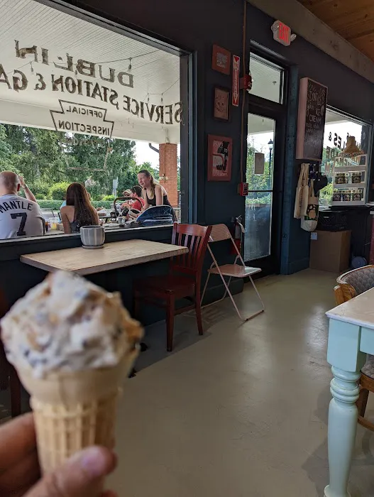 Nina's Waffles and Ice Cream Picture 6