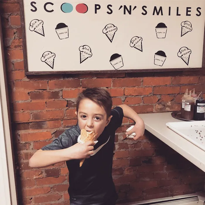 Scoops and Smiles Ice Cream & Water Ice Picture 8