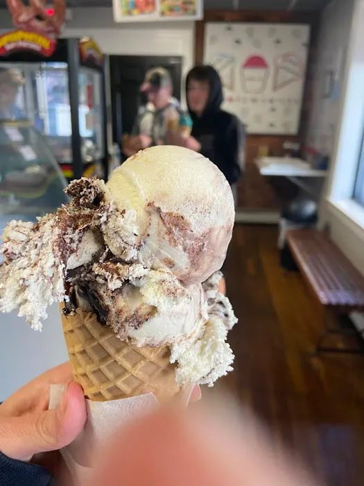 Scoops and Smiles Ice Cream & Water Ice Picture 5