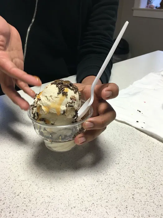 Scoops and Smiles Ice Cream & Water Ice Picture 10