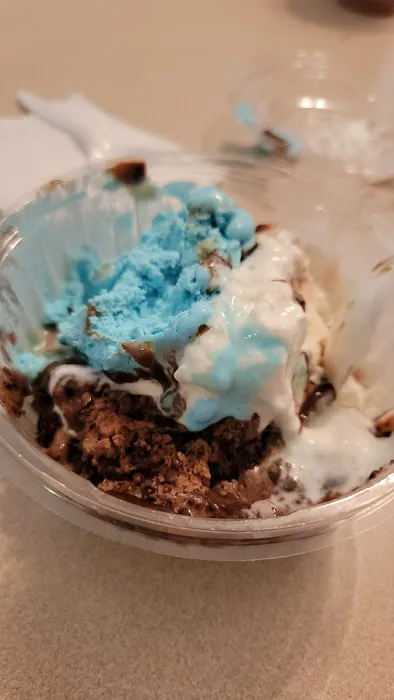 Sundae's Ice Cream Parlor Picture 10