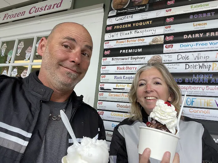 Get the Scoop Ice Cream Shop Picture 4