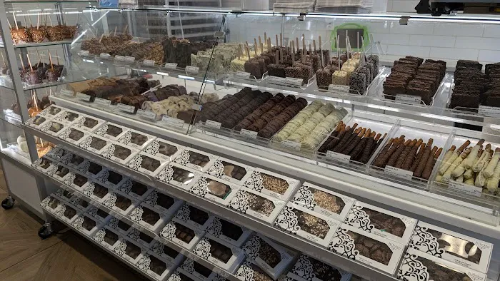 Kilwins Ice Cream - Chocolate - Fudge Picture 6