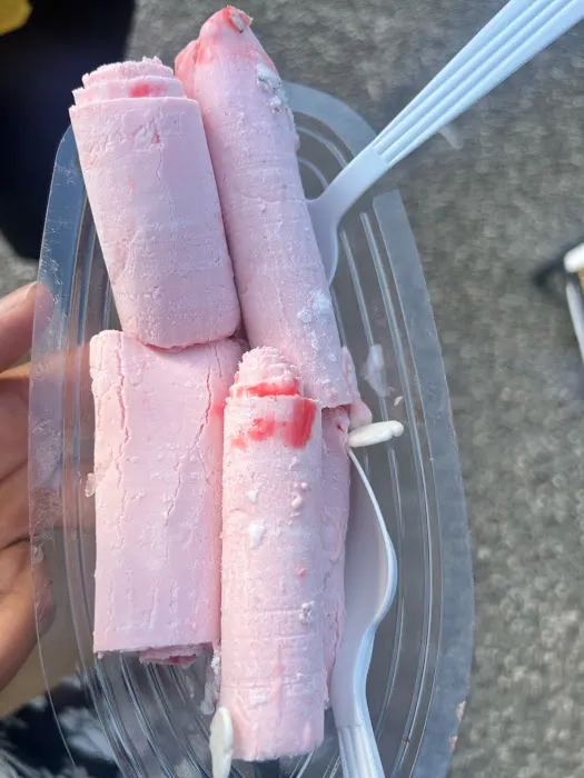 Twin Rolled Ice Cream, LLC Picture 3