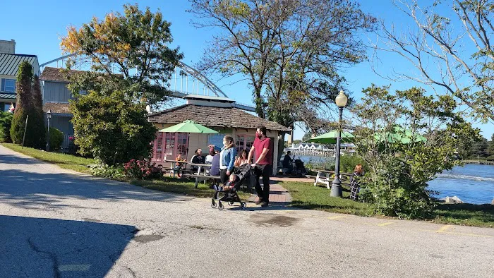 Canal Creamery and Sweet Shoppe Picture 2